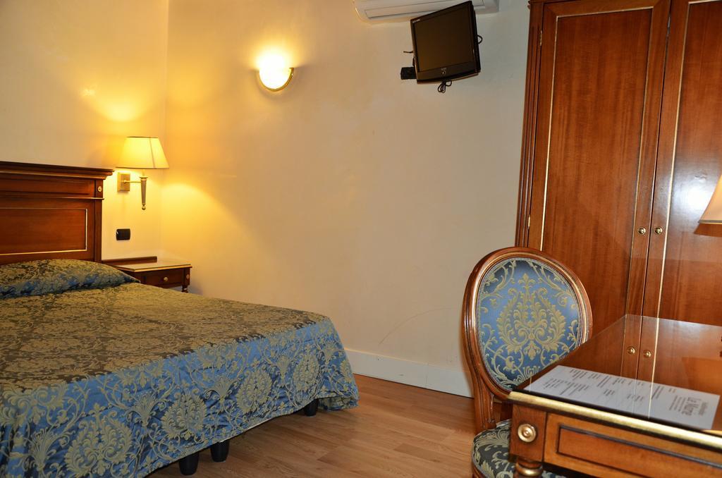 Habitación Doble Pequeña