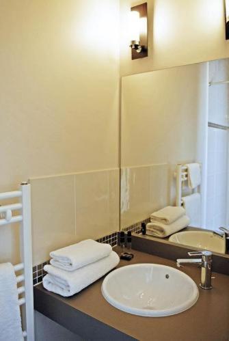 Medium Double Room,5289516:JPEG