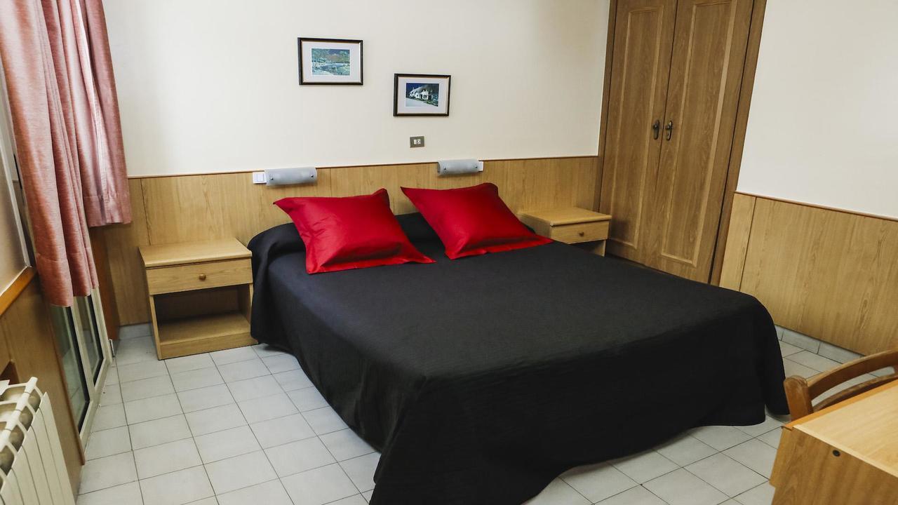 Double or Twin Room,500405556:JPEG