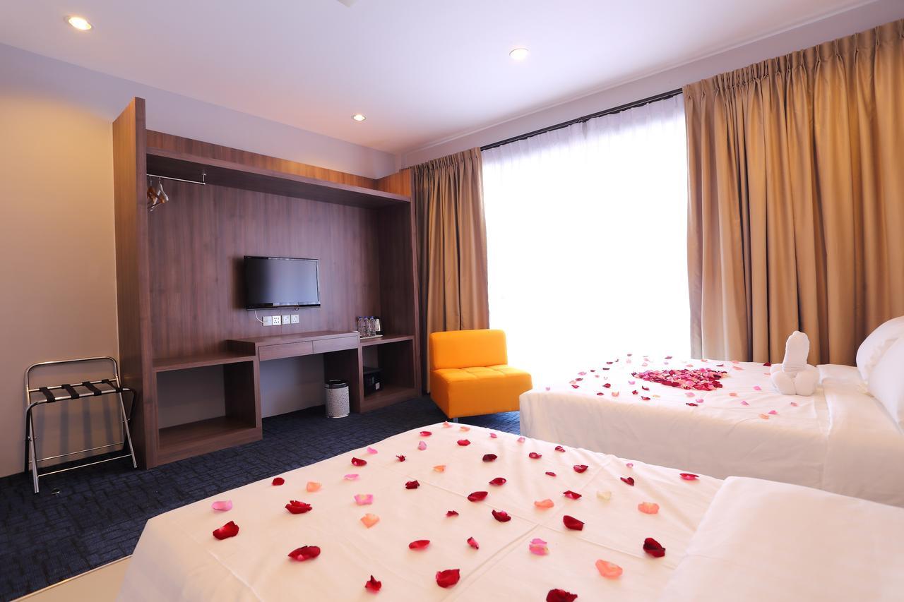 Executive Deluxe Triple Room