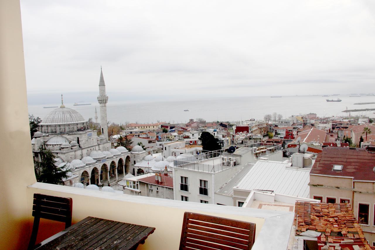 Doppelzimmer mit Balkon und Meerblick