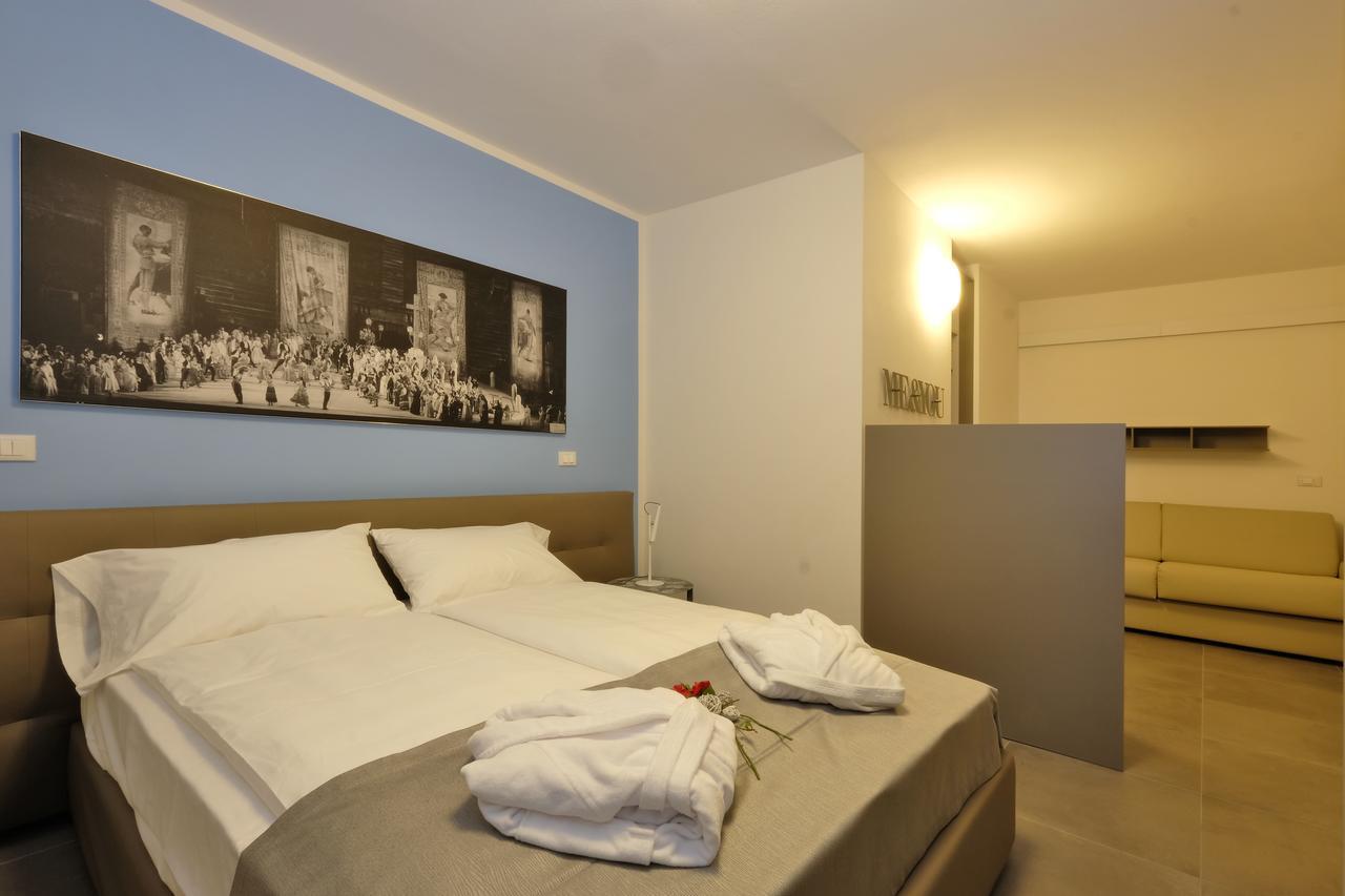 Deluxe Suite with Spa Bath,572169108:JPEG