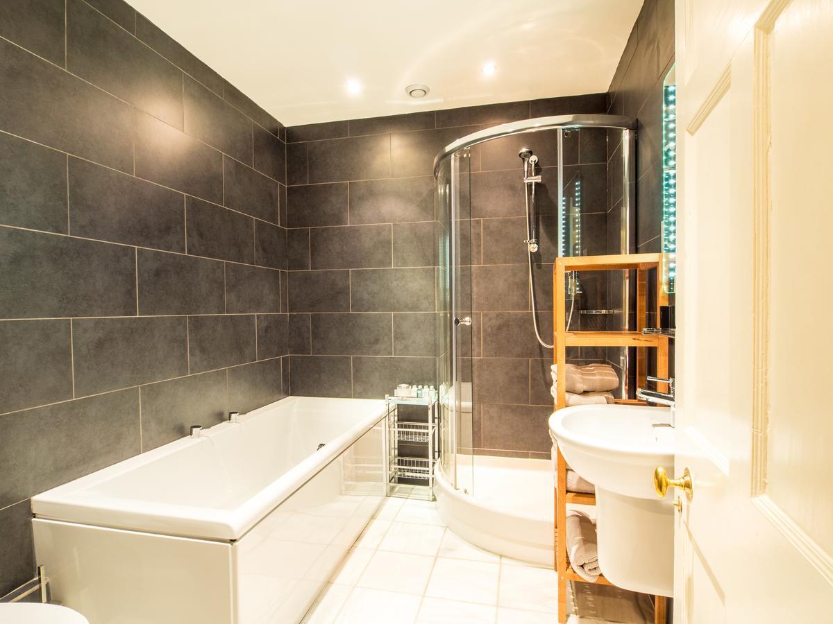 Double Room with Private Bathroom,1012432126:JPEG