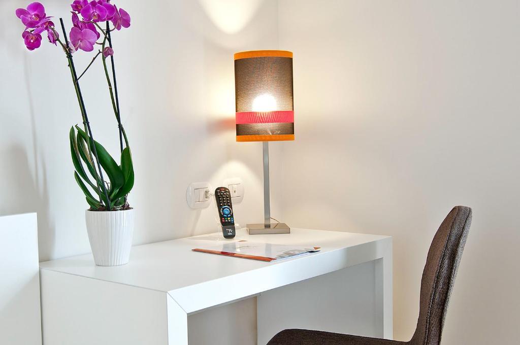 Double or Twin Room,682148454:JPEG