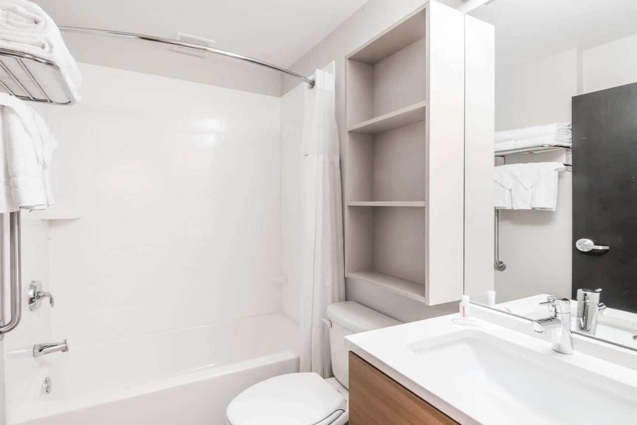 Queen Room - Non-Smoking,702514981:JPEG