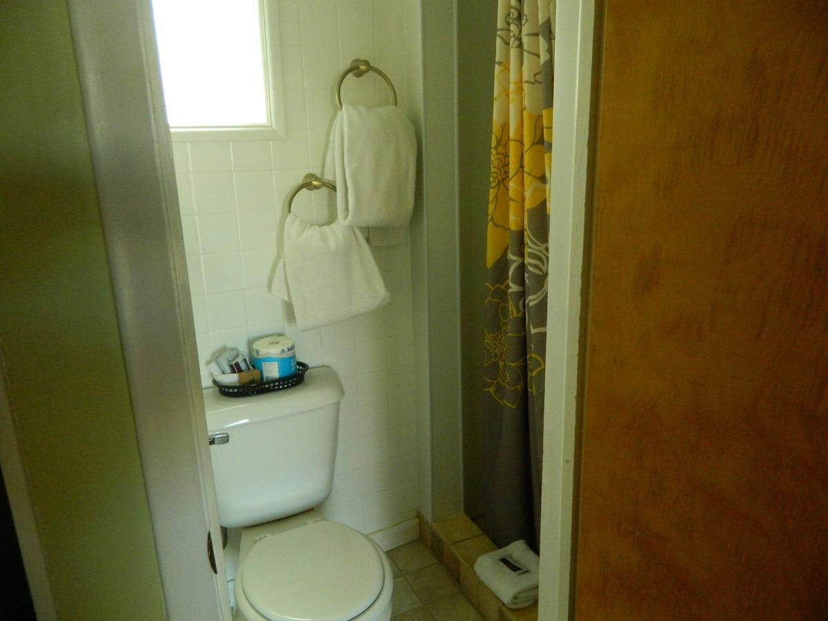 Economy Queen Room