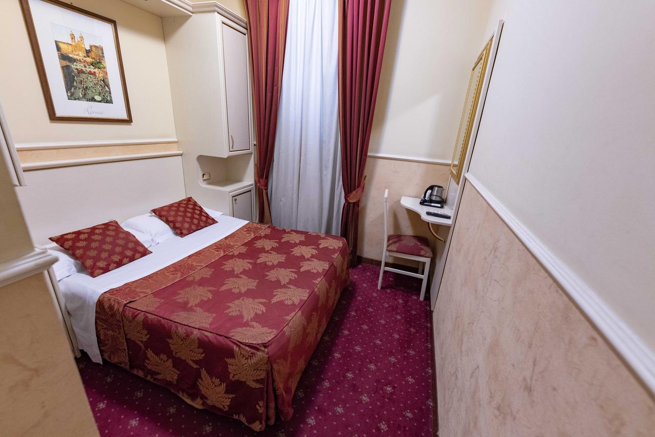 Single Room,669535449:JPEG