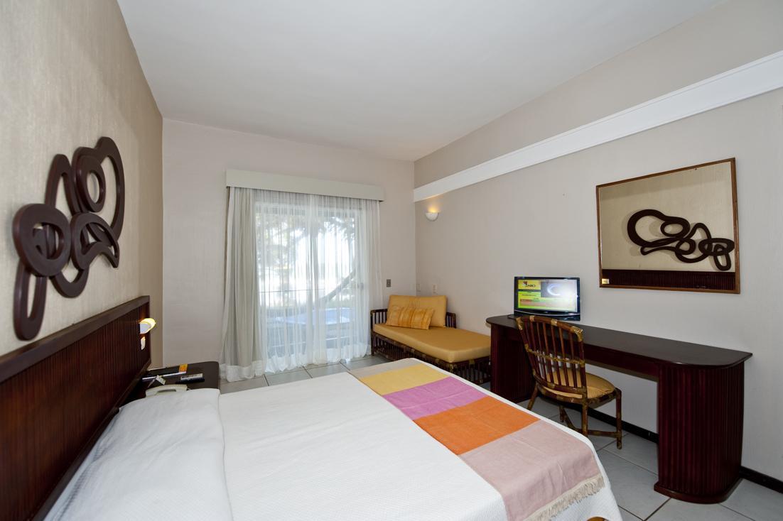 Habitación Doble Deluxe con vistas al mar y piscina compartida