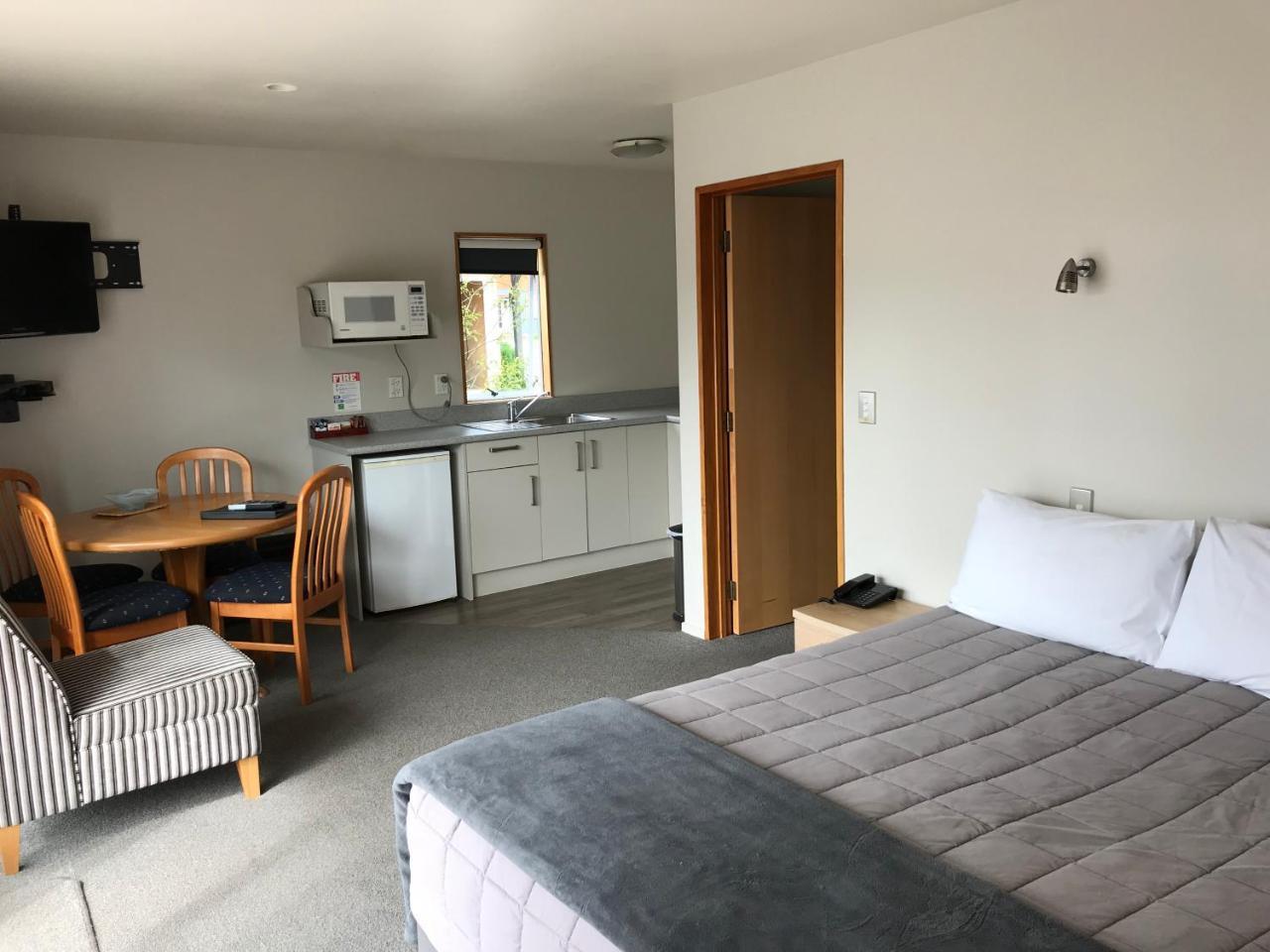 One-Bedroom Apartment,1171522032:JPEG