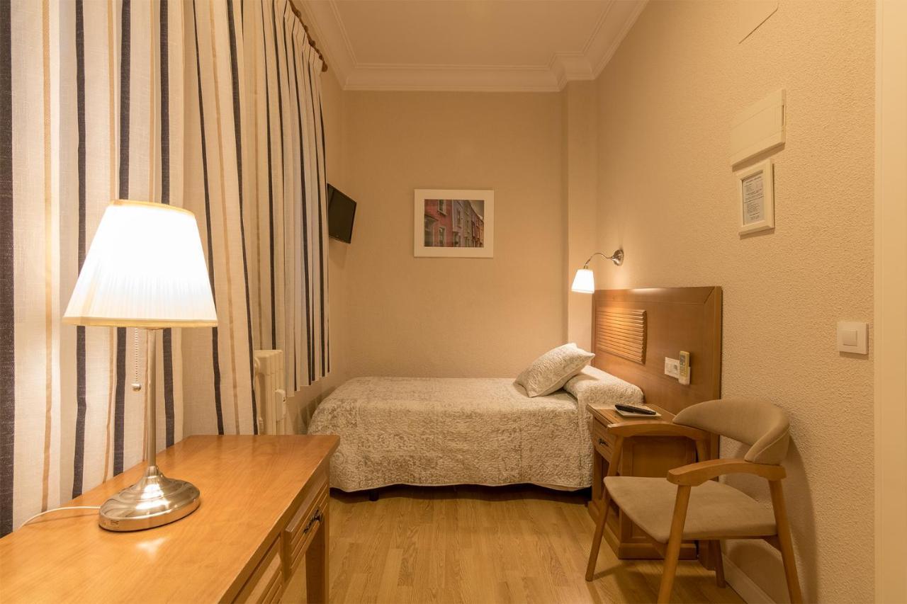 Single Room with Private Bathroom