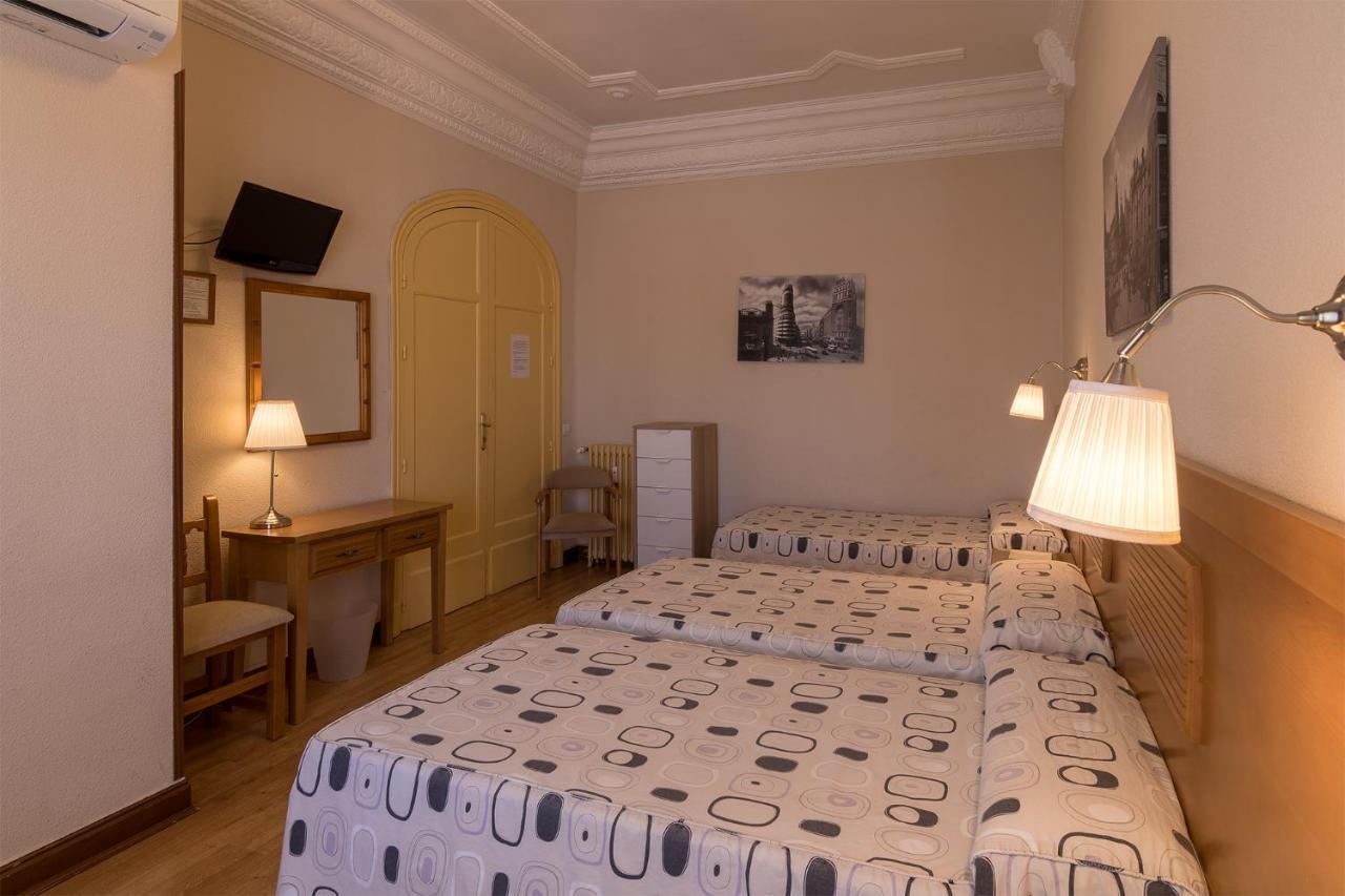 Triple Room with Private Bathroom