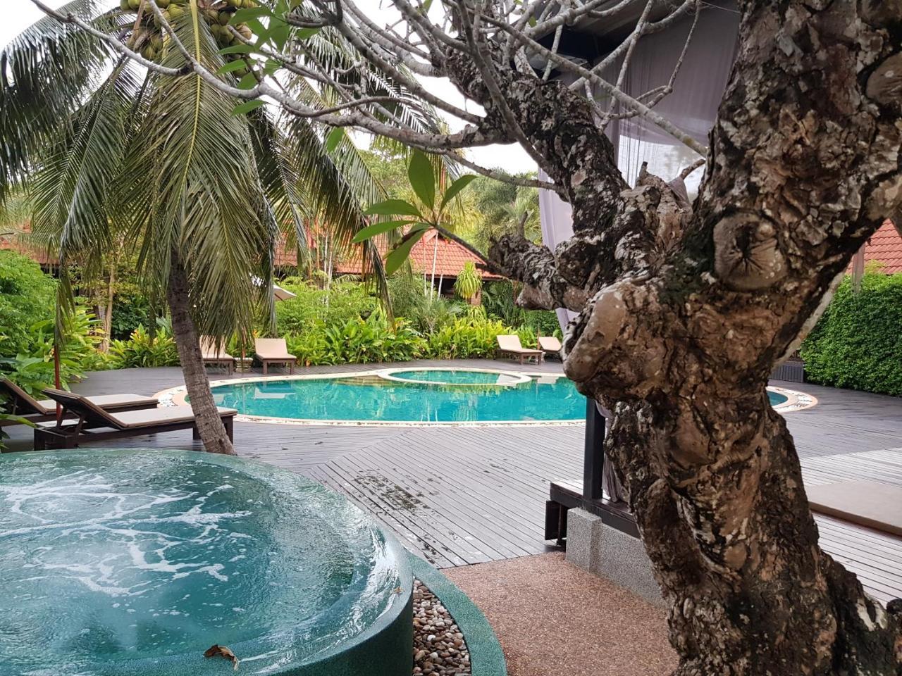 Deluxe Double Room Pool Side