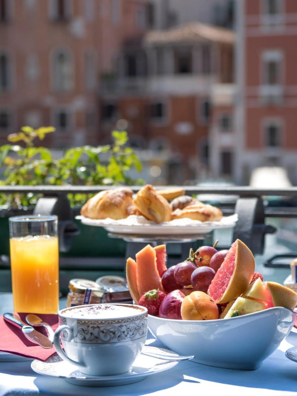 Deluxe Junior Suite Grand Canal View