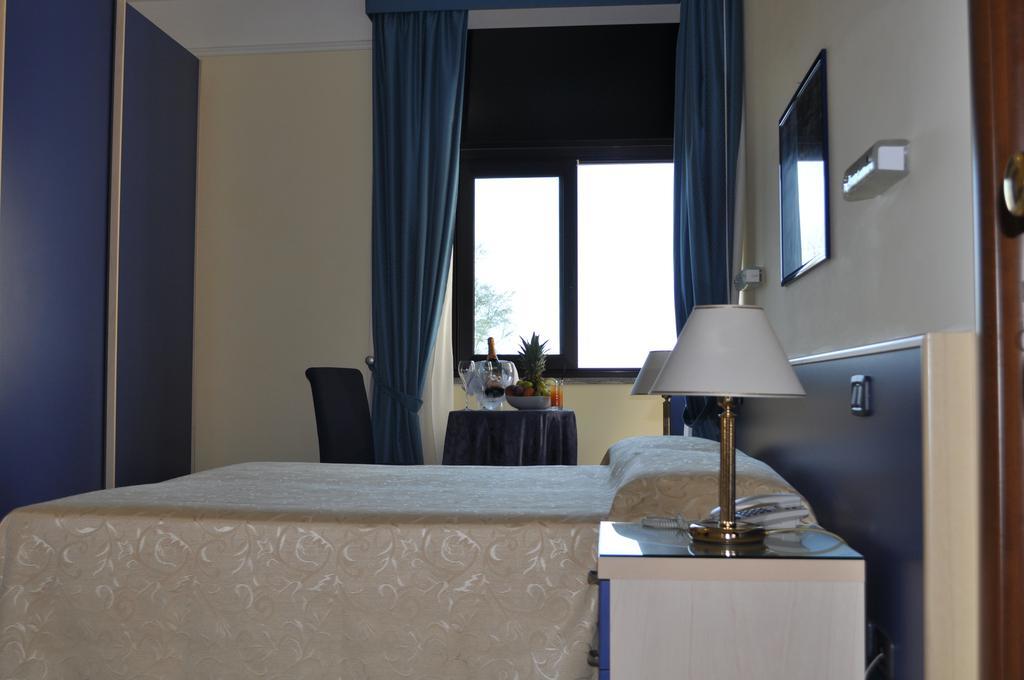 Double or Twin Room with Balcony (1 Adult),63060691:JPEG
