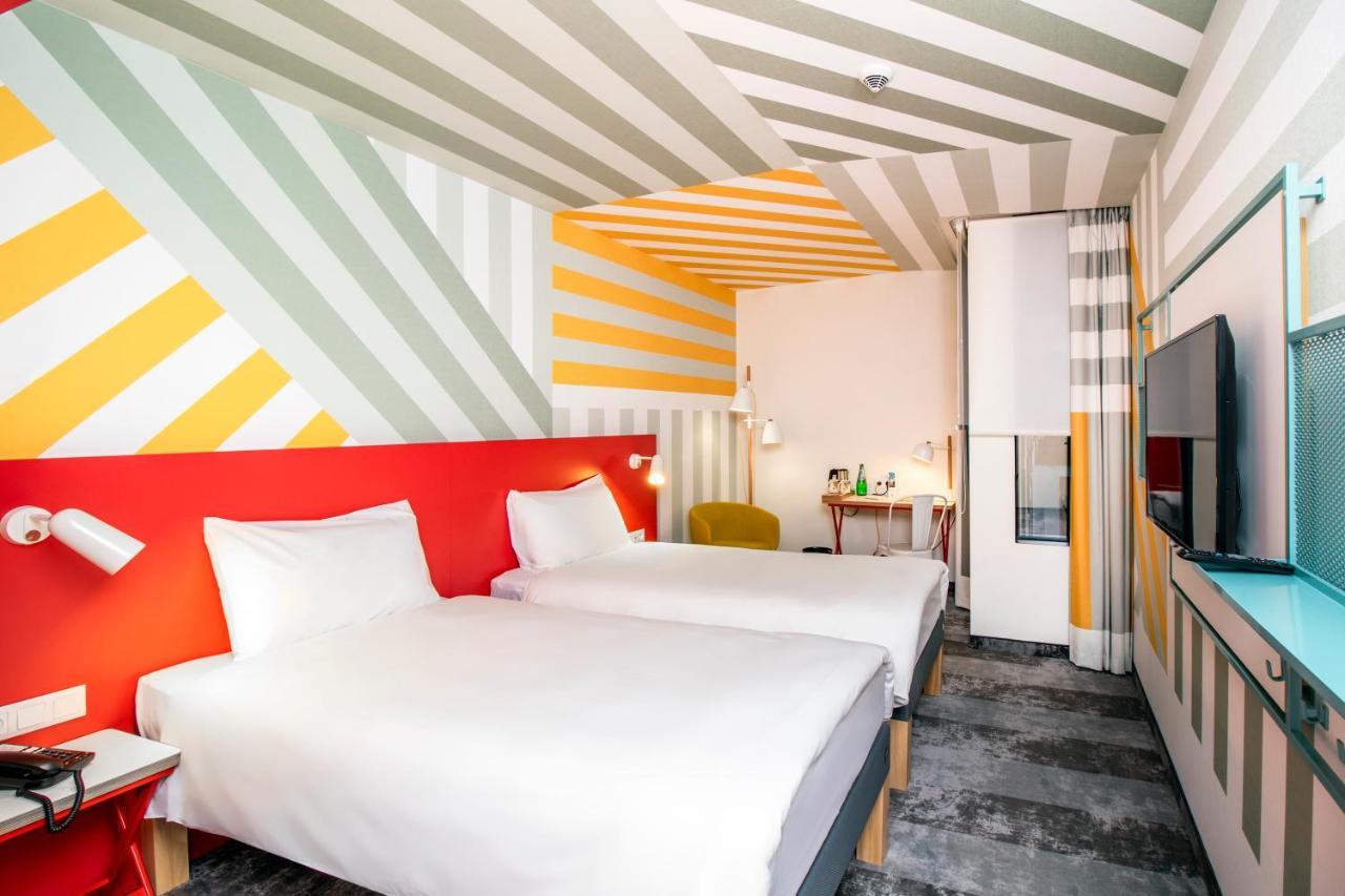 Standard Room with Two Single Beds
