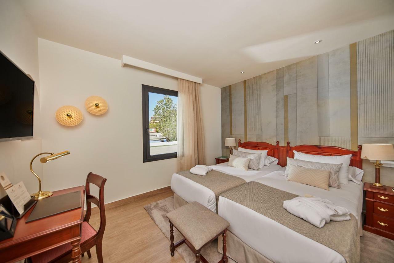 Classic Double Room with Frontal Sea View