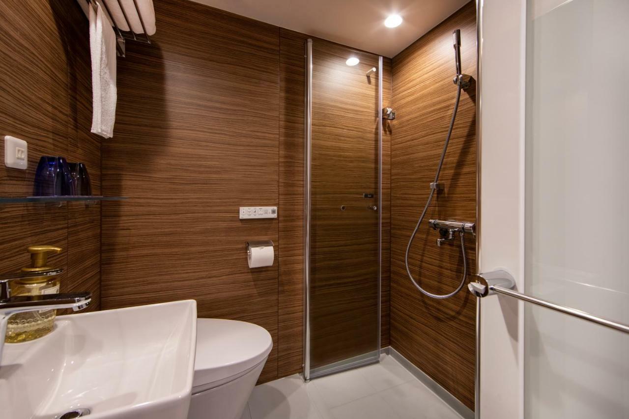 Hollywood Twin Room