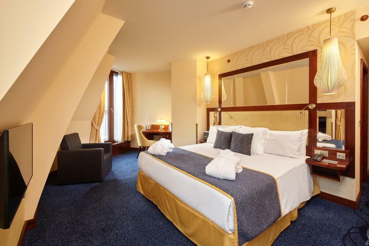 Executive Double Room with City View