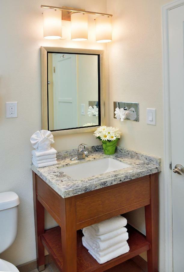 Petite King Room