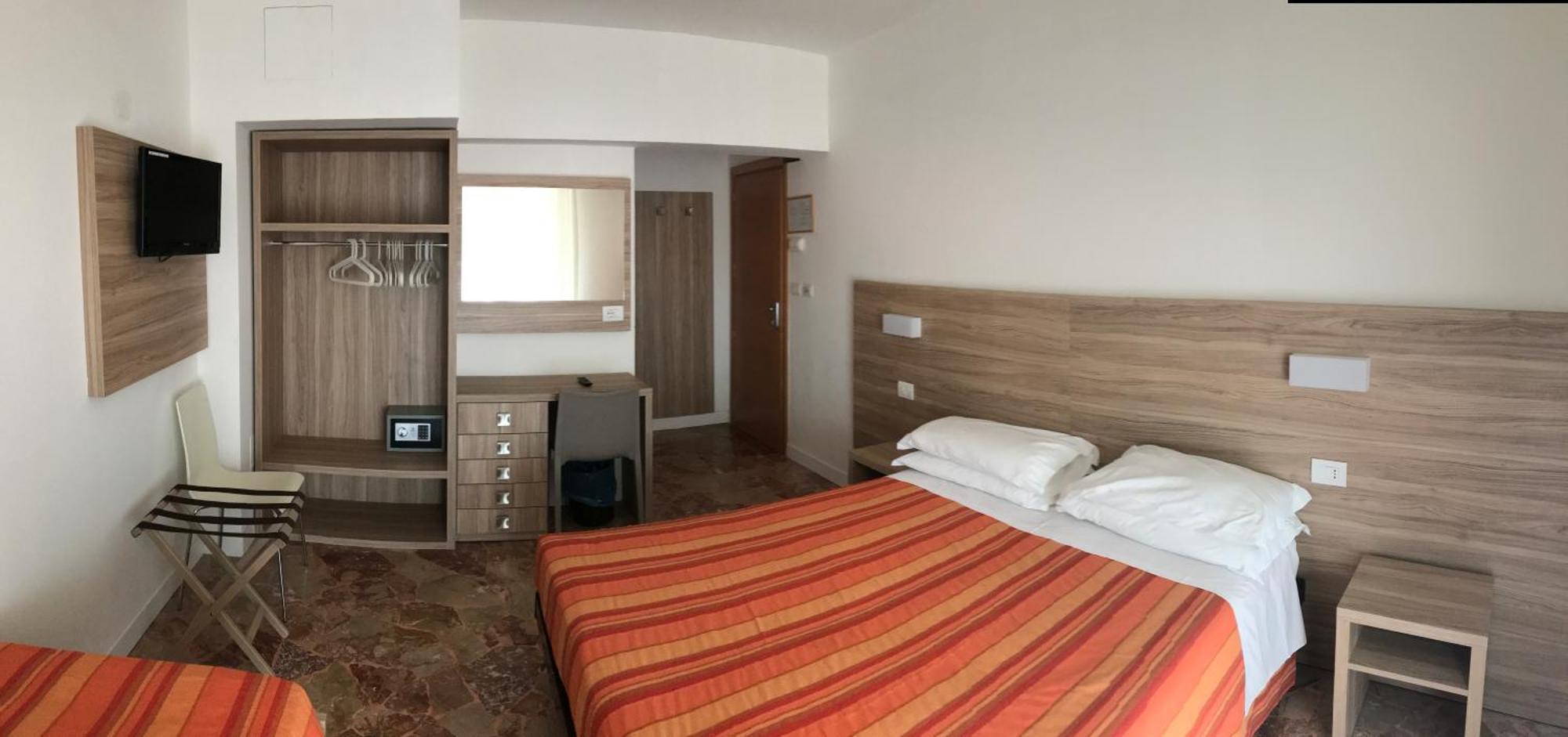 Double or Twin Room,1539317152:JPEG