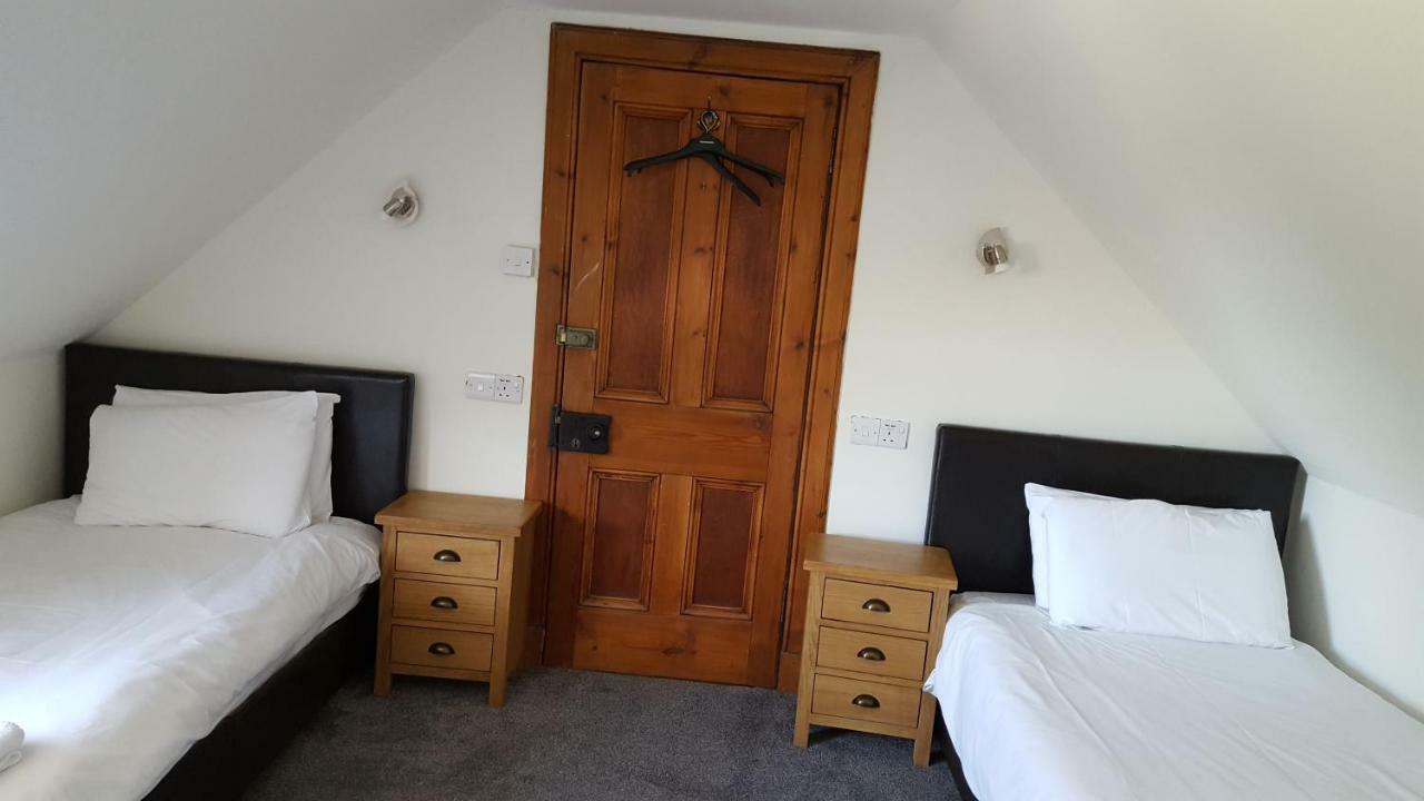 Twin Room Bathroom