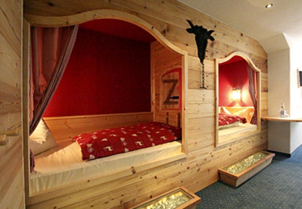 Doppel- oder Zweibettzimmer