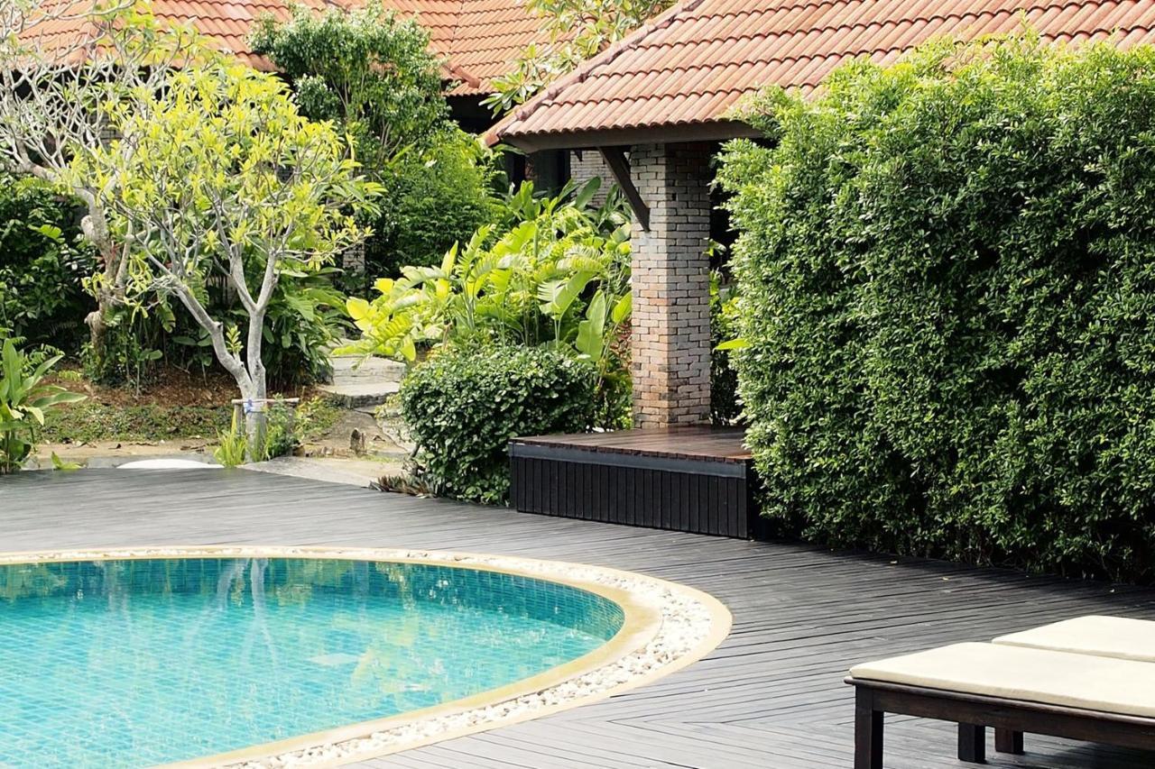 Deluxe Double Room Pool Side