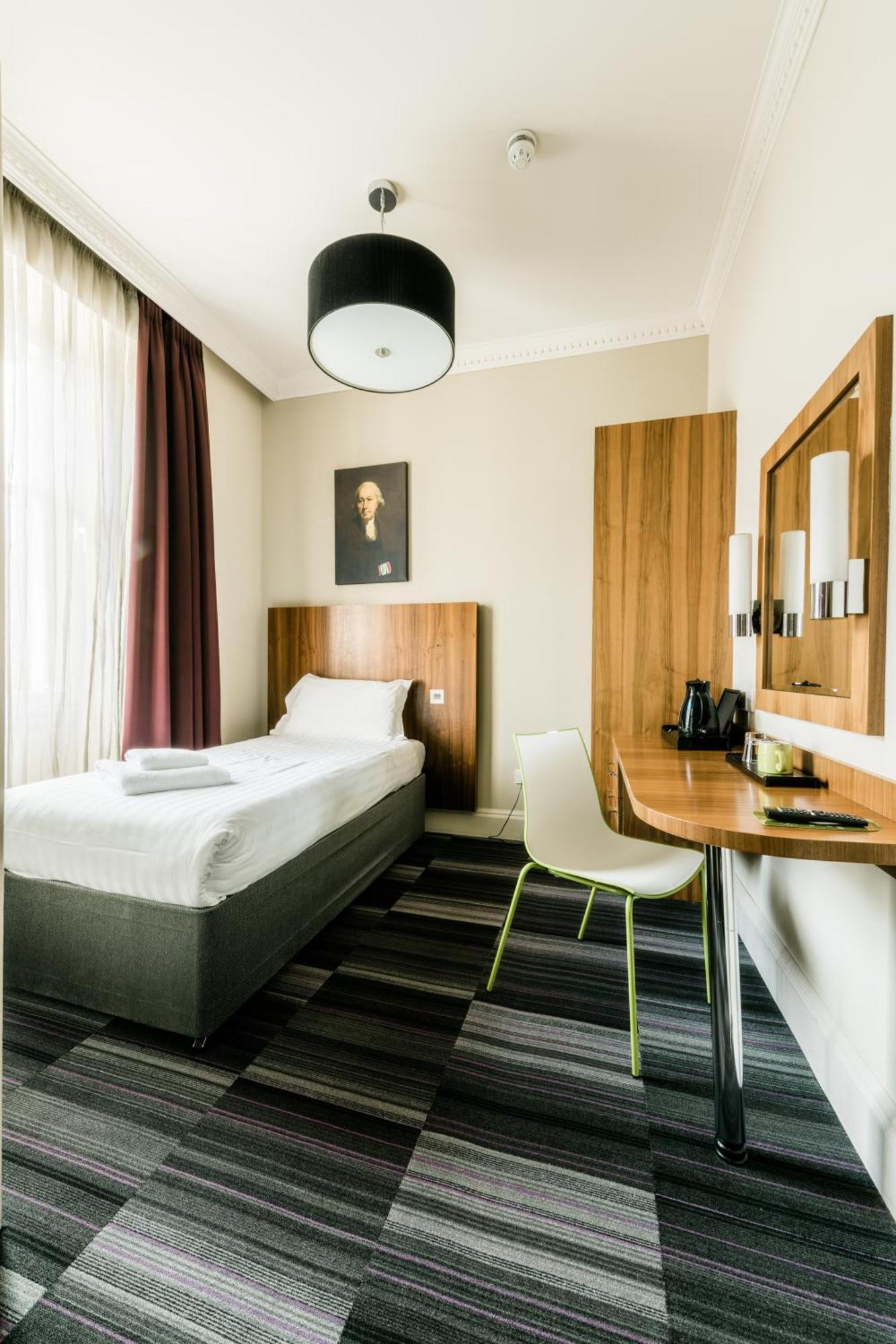 Small Single Room,1438551340:JPEG