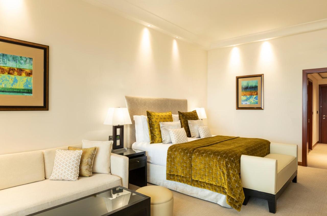 Premier Kamer met 1 Kingsize Bed en Toegang tot de Executive Lounge - Afternoontea en Happy Hour - Gratis Toegang tot Strand en Zwembad - Vervoer vanaf de Luchthaven van Dubai