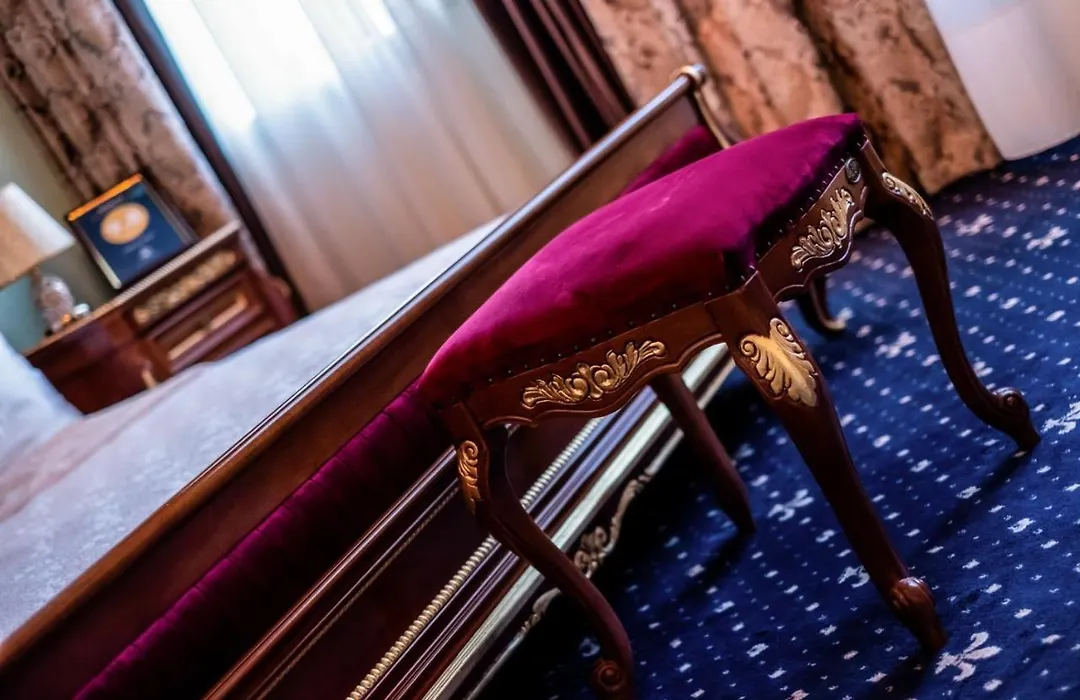 Jmr Royal -Luxury Rooms & Private Sauna-1