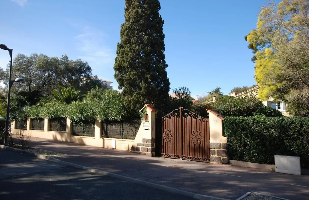 La Javanaise-1
