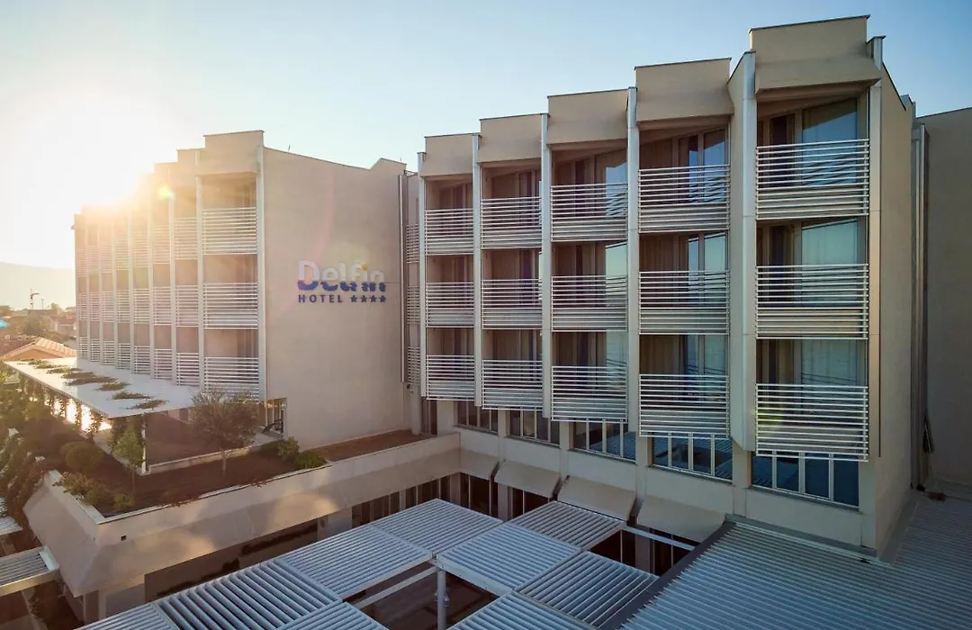 Carine Hotel Delfin-1