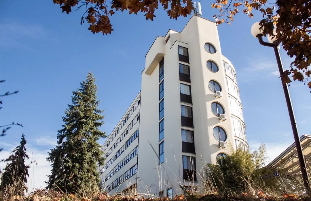 Hotel Novi Zagreb-1