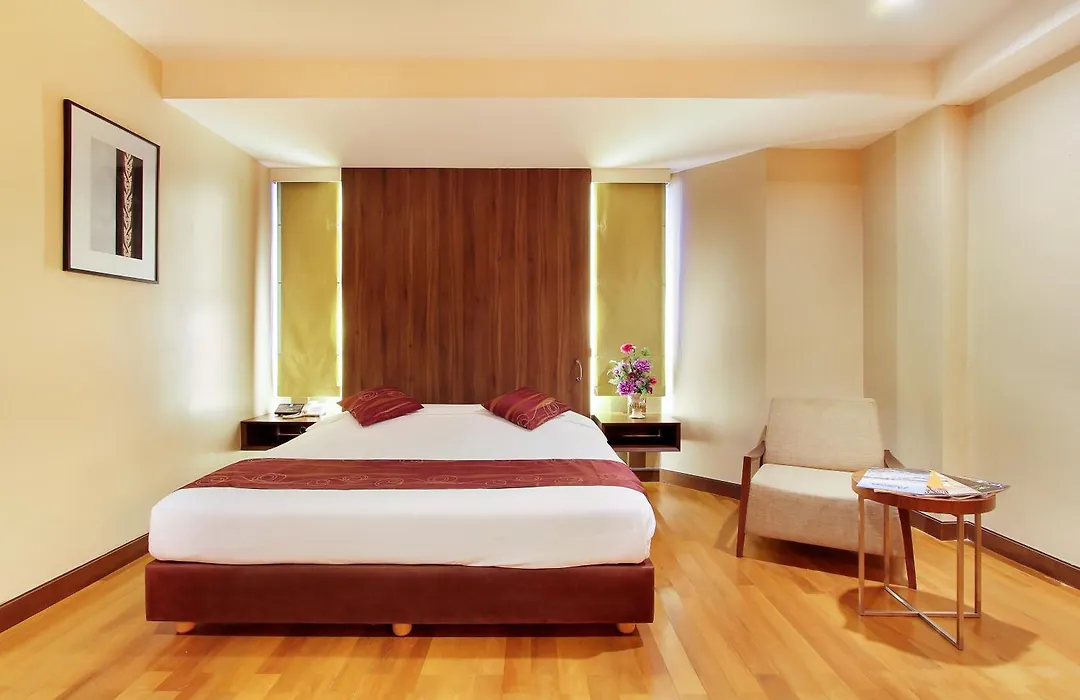 Bally Suite Silom-1