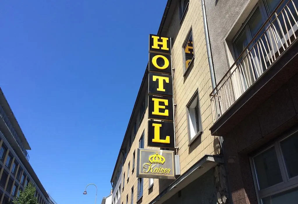 Kaiser Am Wiener Platz-1