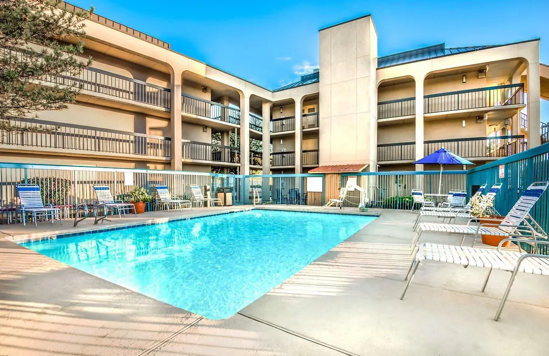 Days Inn & Suites By Wyndham Albuquerque North-1
