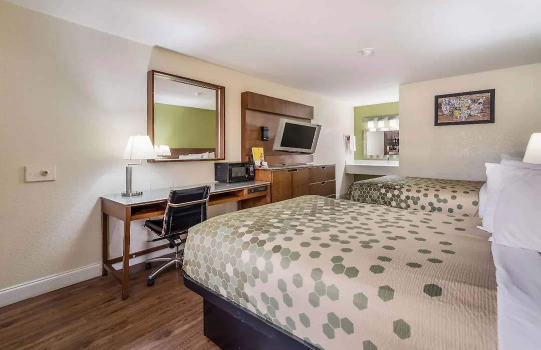 Econo Lodge Atlanta Airport East-1