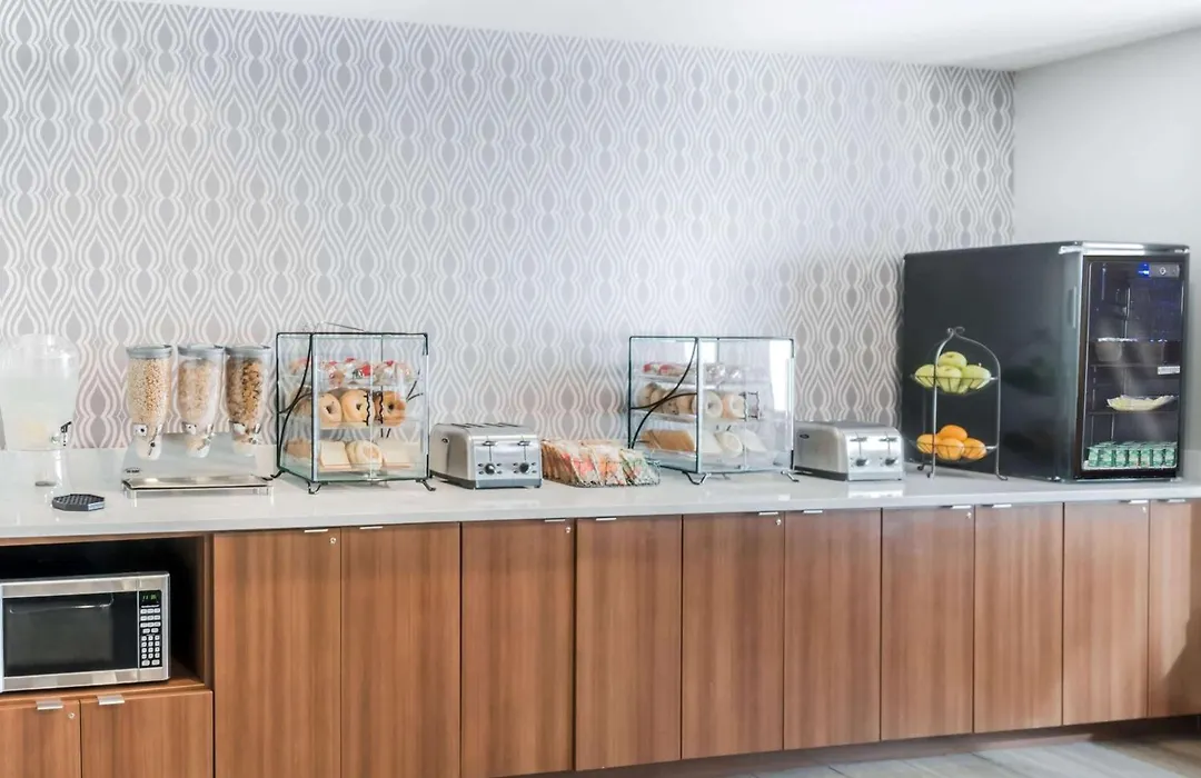 Microtel By Wyndham Victor-1