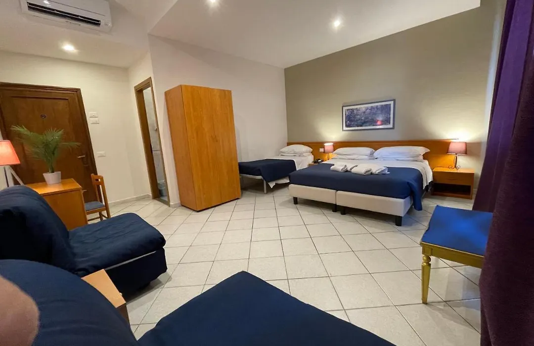 Hotel Leopolda-1