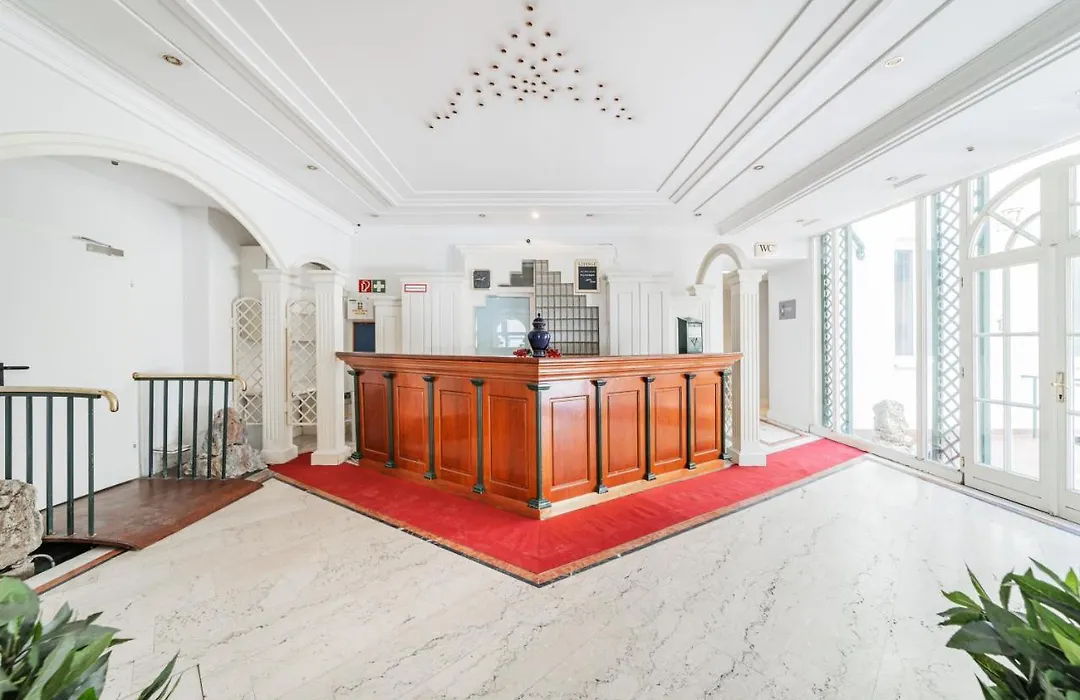 Self-Check-In Hotel Adlon-1
