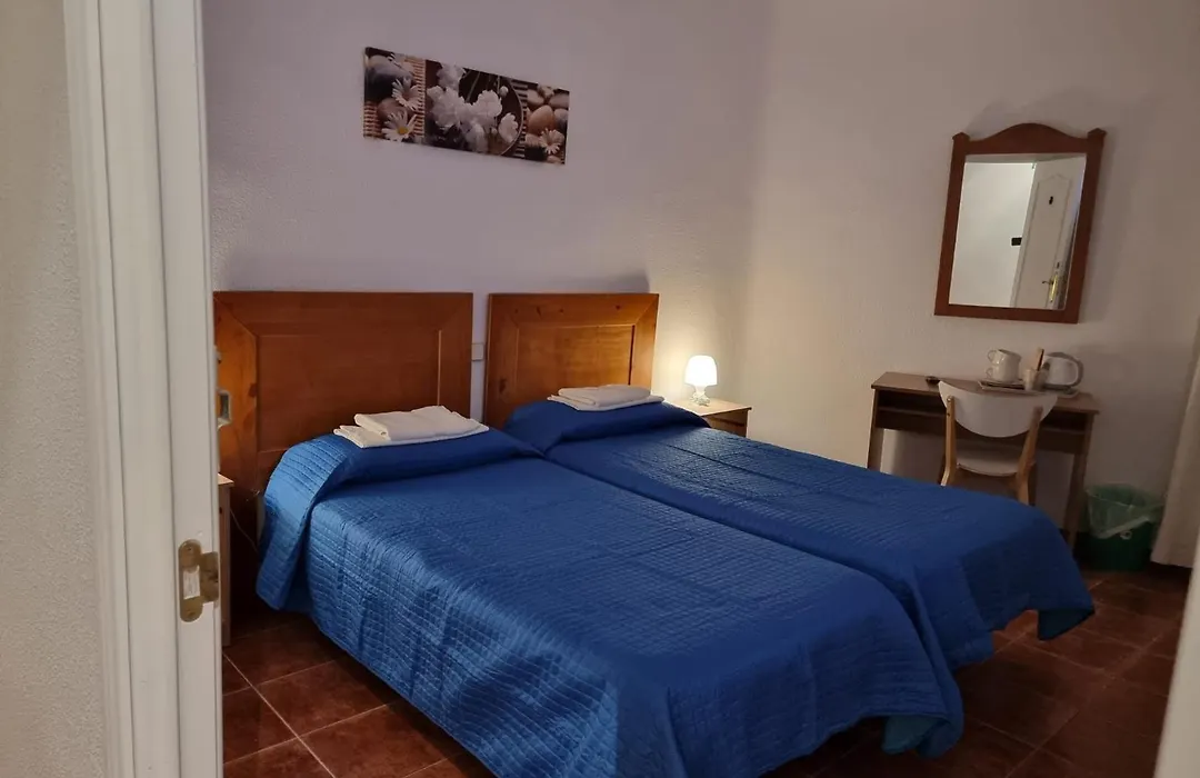 Casa De Huespedes Cuenca-1