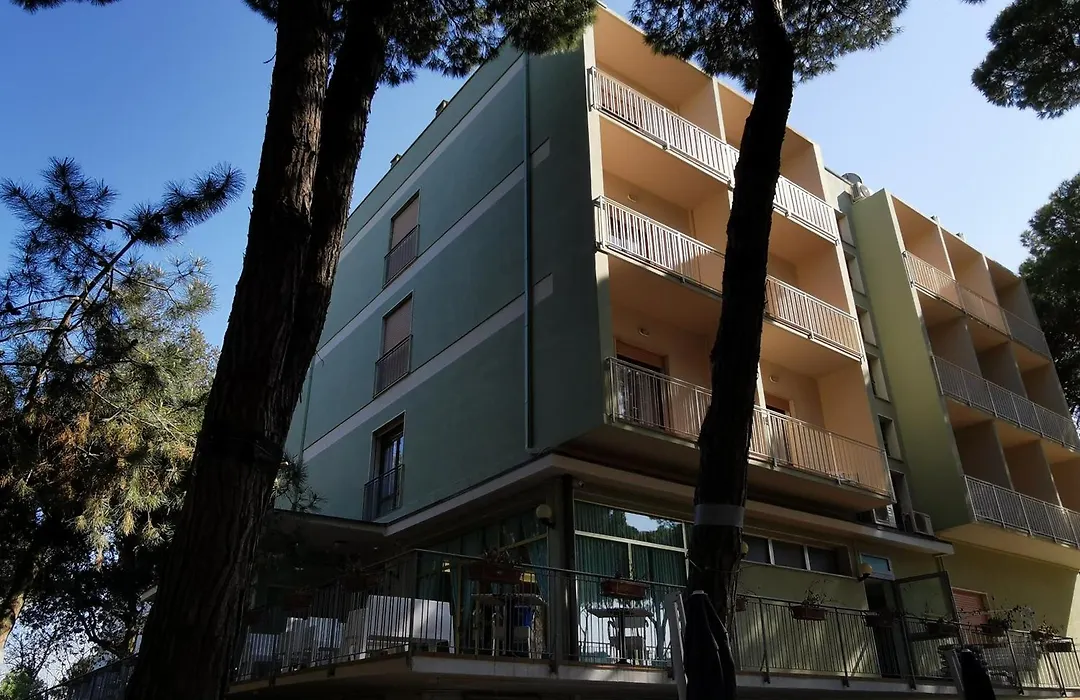 Hotel Pine Beach-1