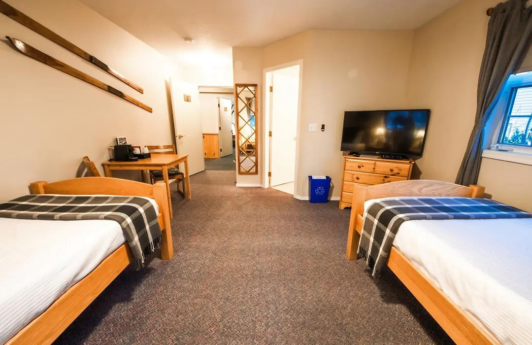 Courthouse Inn Revelstoke-1