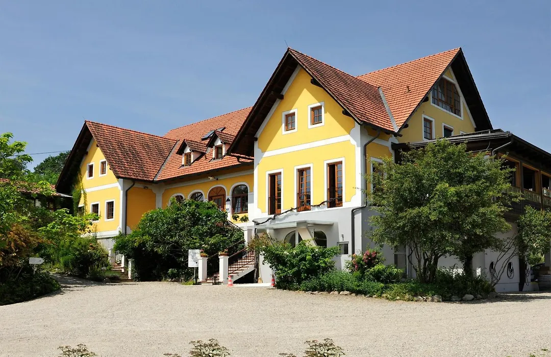 Sattlerhof Genießerhotel&Weingut-1