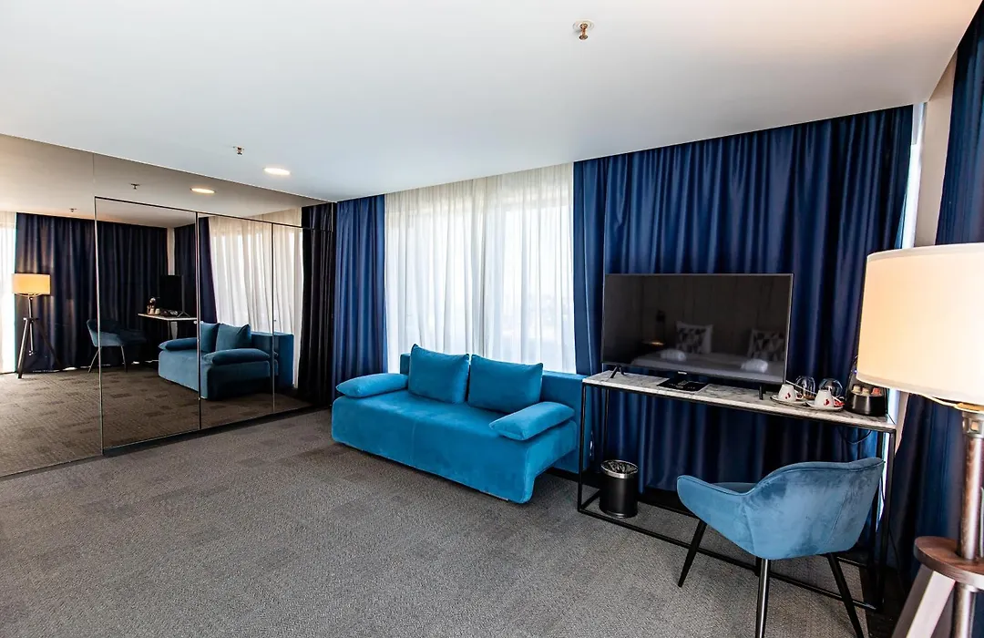 Union Plaza Hotel-1