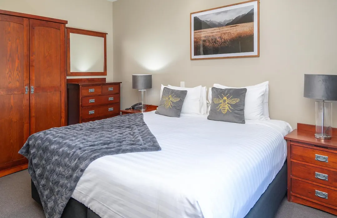 Portside Hotel Gisborne-1