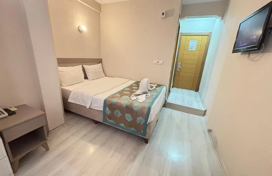 Fly Hotel-1