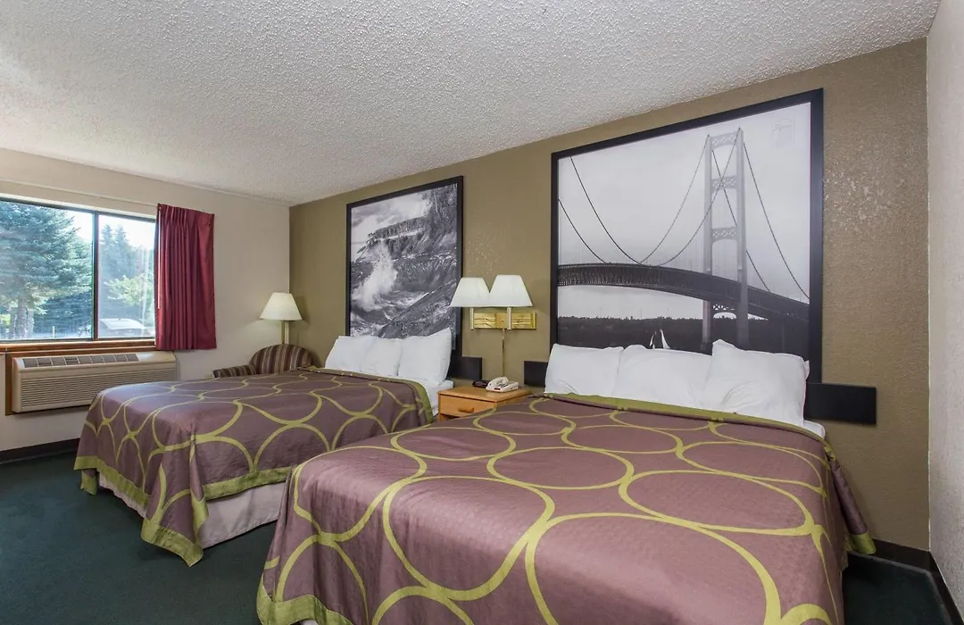 Super 8 By Wyndham Houghton Lake-1