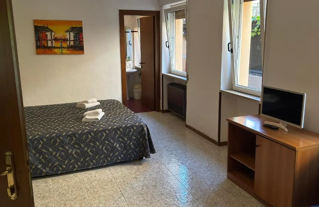 Hotel Benacus-1