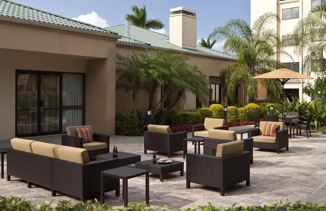 Courtyard Miami Airport West Doral-1